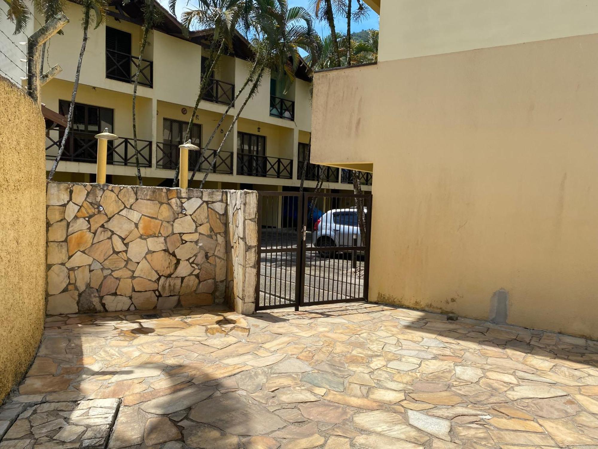 Triplex Piscina Churrasqueira Lava E Seca Wi-Fi E 2 Tvs Em Condominio Com 90M2 No Centro De 우바투바 외부 사진